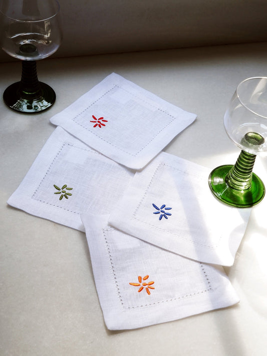 Set of four embroidered linen cocktail napkins – view 2