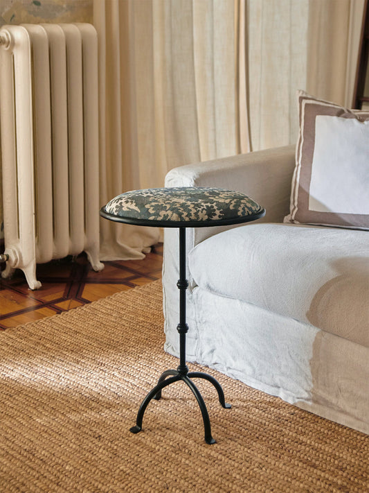 Oval metal martini side table – view 2