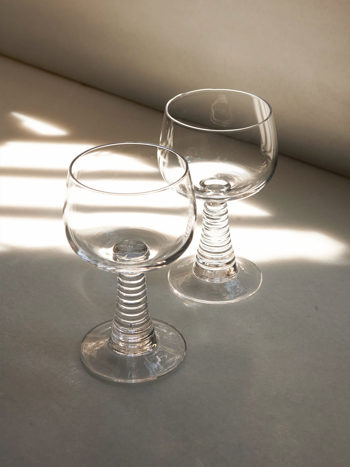 PAIR OF WINE GLASSES - House of Quintana