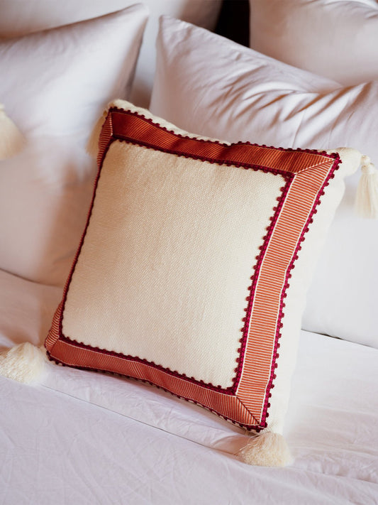 Off-white linen cushion with trimming and tassels – view 2
