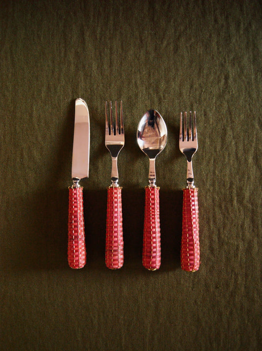 CUTLERY SET RED HANDWOVEN HANDLE - House of Quintana