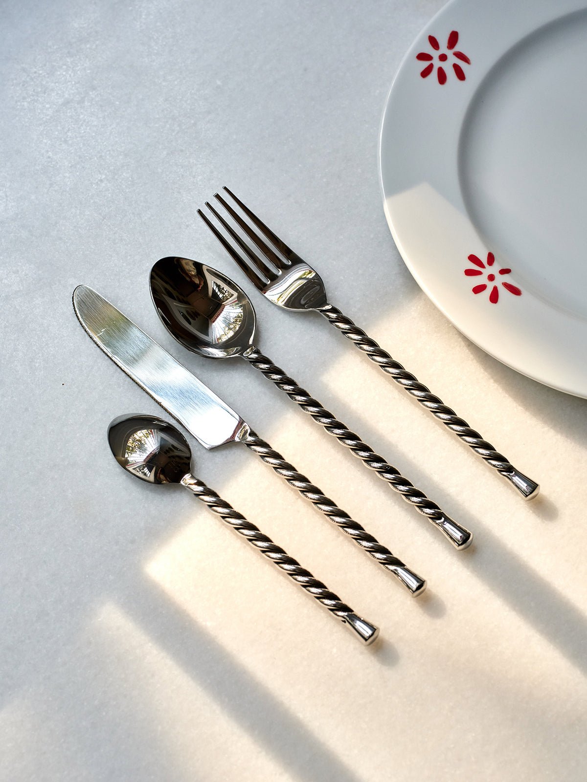 CUTLERY SET TWIRL - House of Quintana