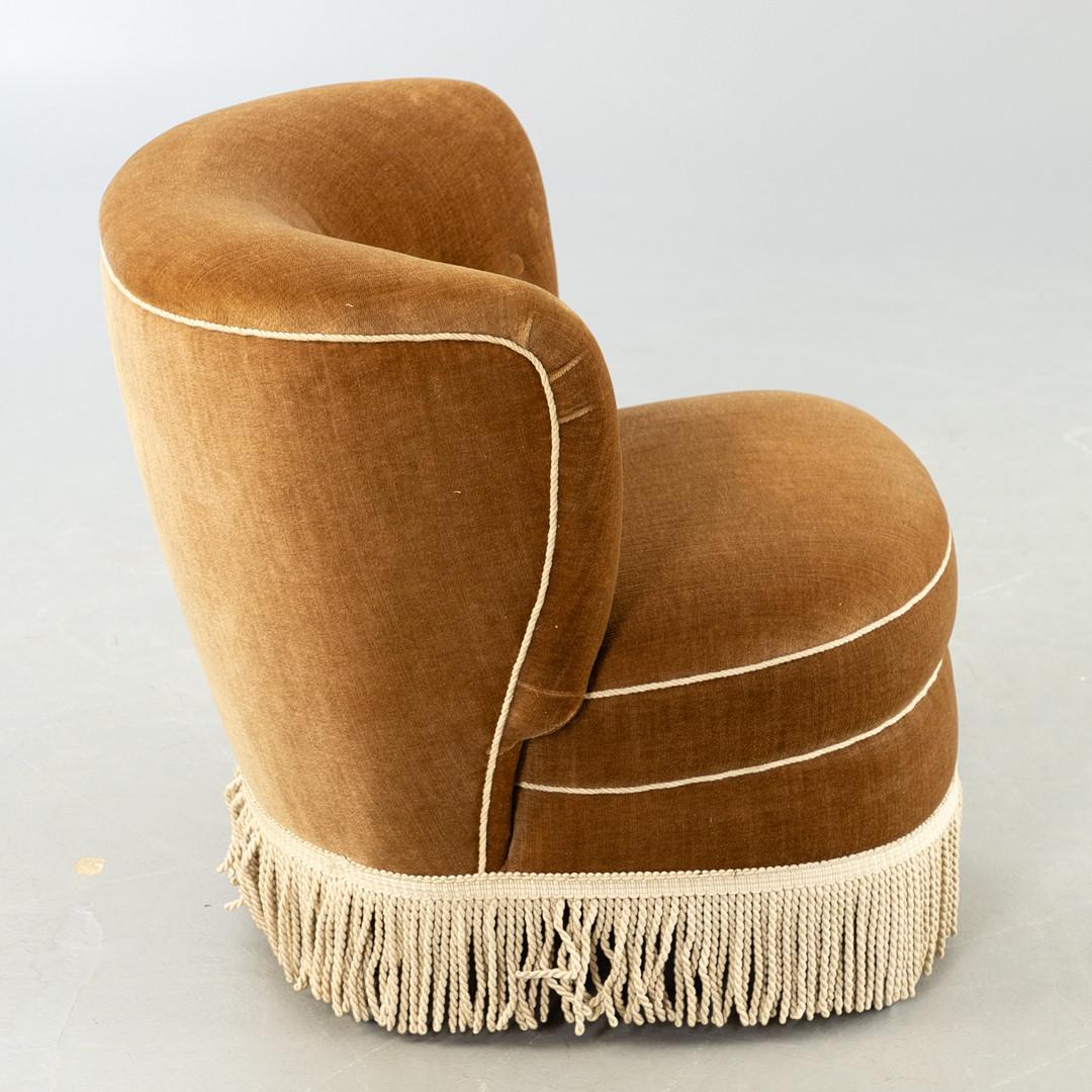 Cocktail Chair in Beige Velvet with Fringes, 1940s