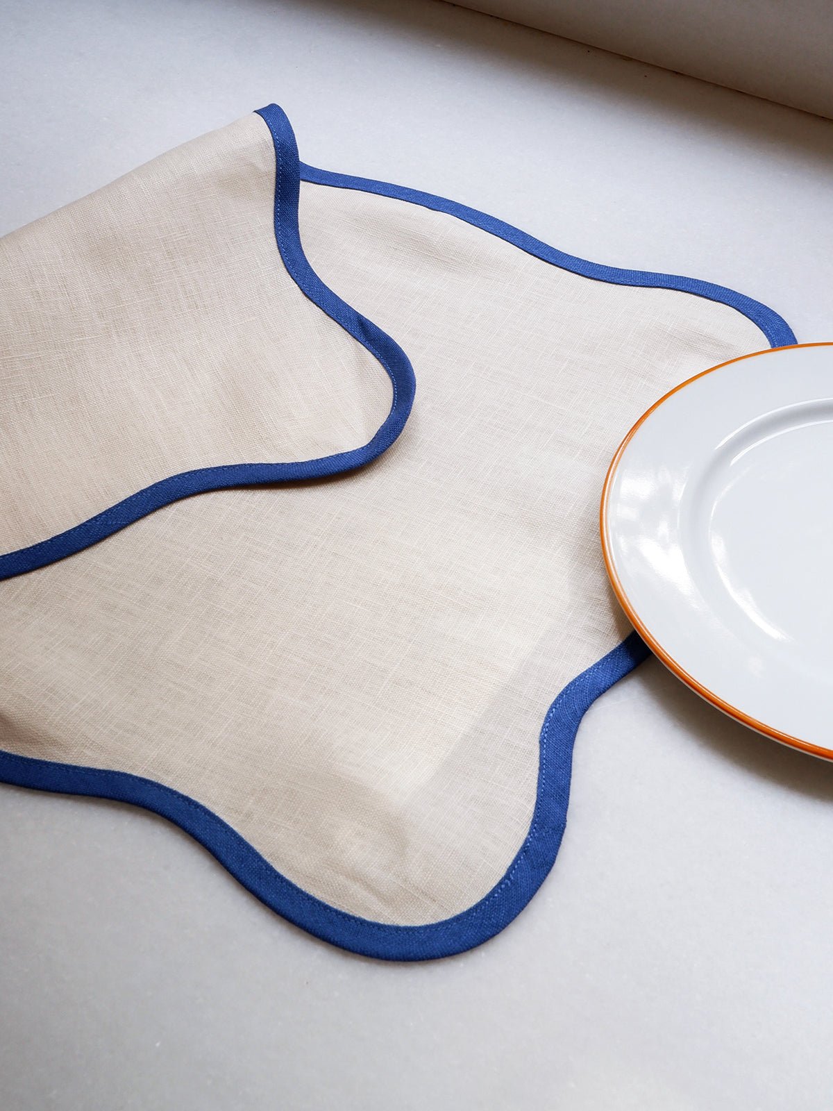 LINEN PLACEMAT WAVING EDGE BLUE - House of Quintana