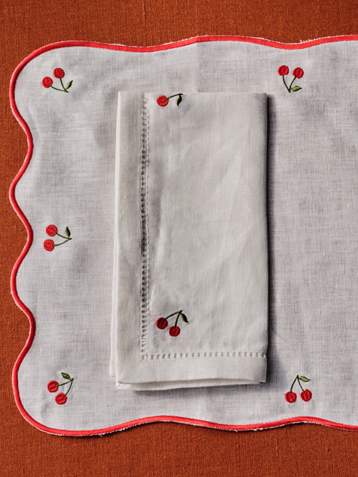 PAIR OF CHERRIES LINEN NAPKIN - House of Quintana