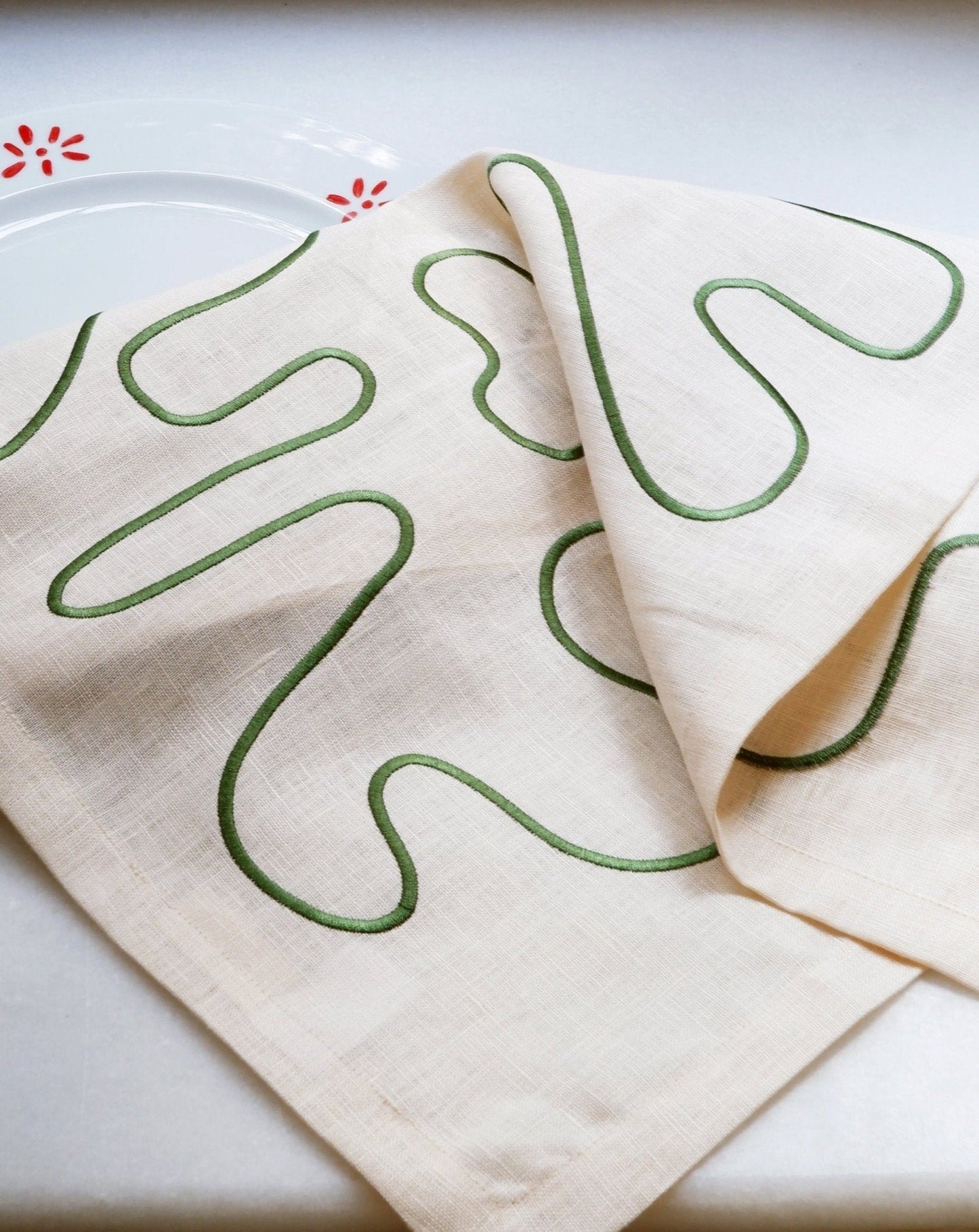 PAIR OF EMBROIDERED LINEN NAPKINS GREEN - House of Quintana