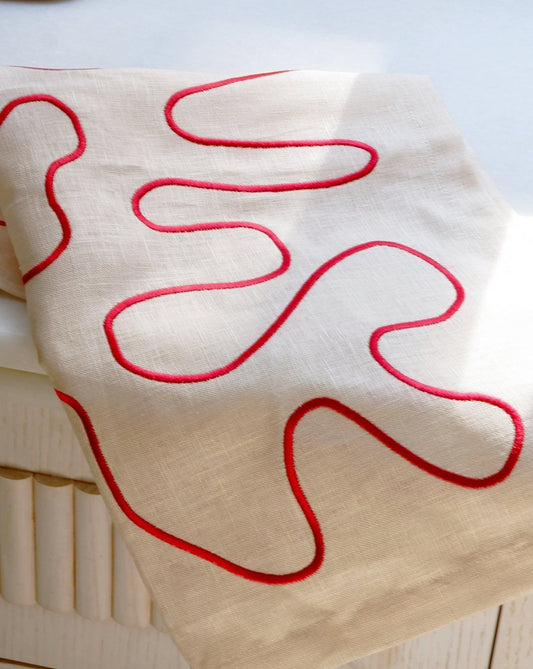 Pair of linen napkins with red embroidery – view 2