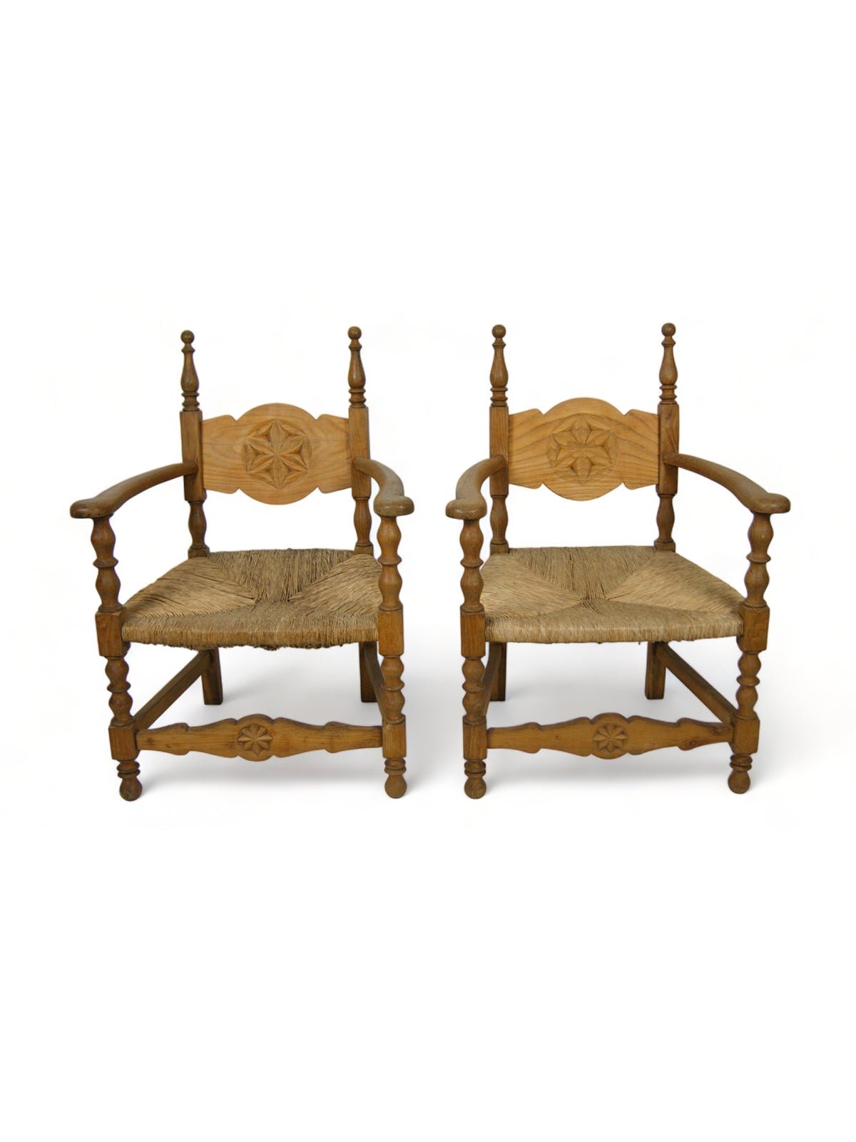 PAIR OF FRENCH MID - CENTURY RUSH ARMCHAIRS, 1900 - House of Quintana