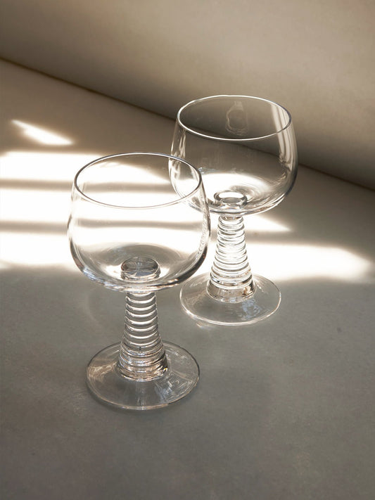 Pair of wine glasses with swirl base – view 2