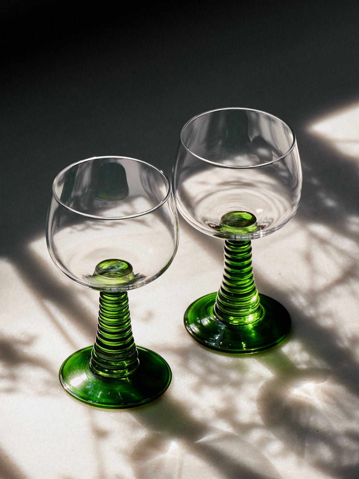 PAIR OF WINE GLASSES GREEN - House of Quintana