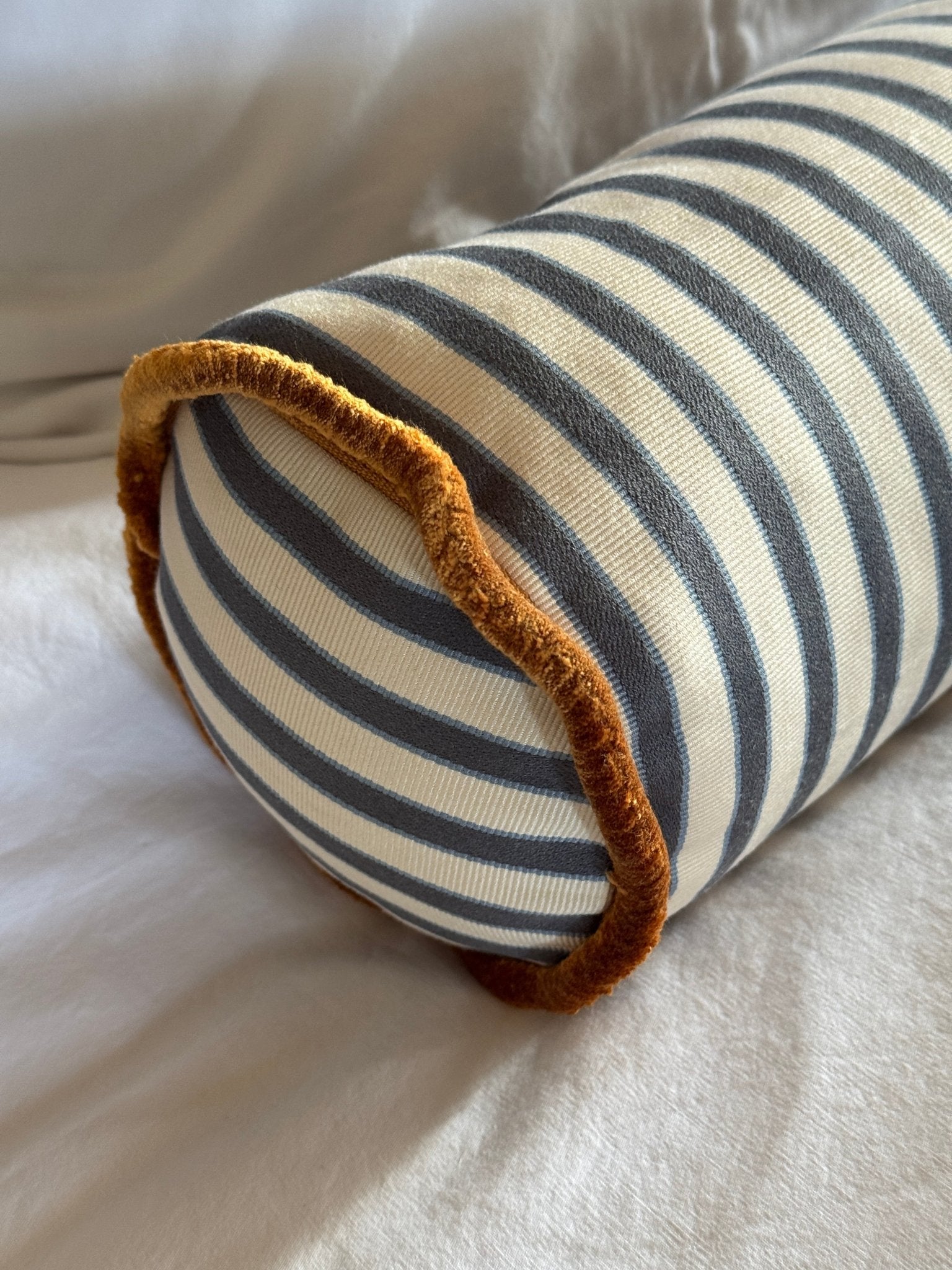 PILLOW ROLL - House of Quintana