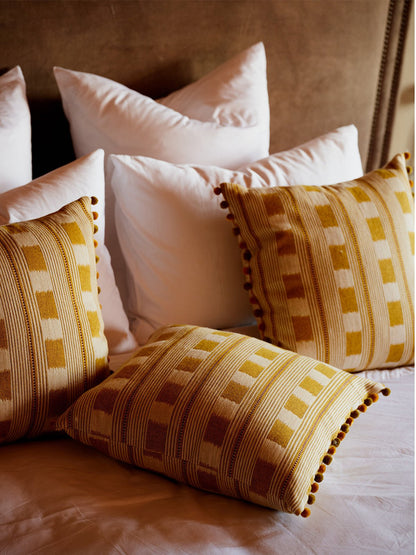 PILLOW WITH BOBBLE FRINGE - House of Quintana