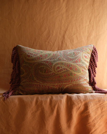 PILLOW WITH SIDE FRINGE BURGUNDY - House of Quintana