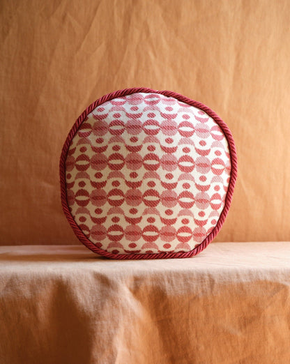 ROUND PILLOW WITH PIPING CORD - House of Quintana