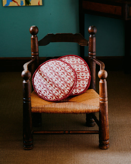Round printed cushion with piping cord – view 2